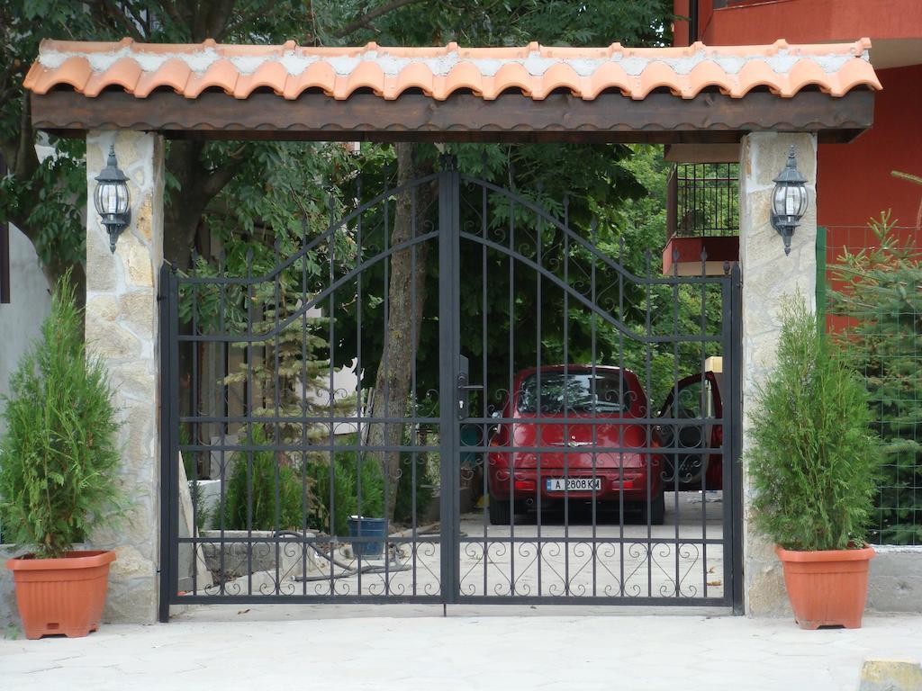 Terra Guest House Ravda Exterior photo